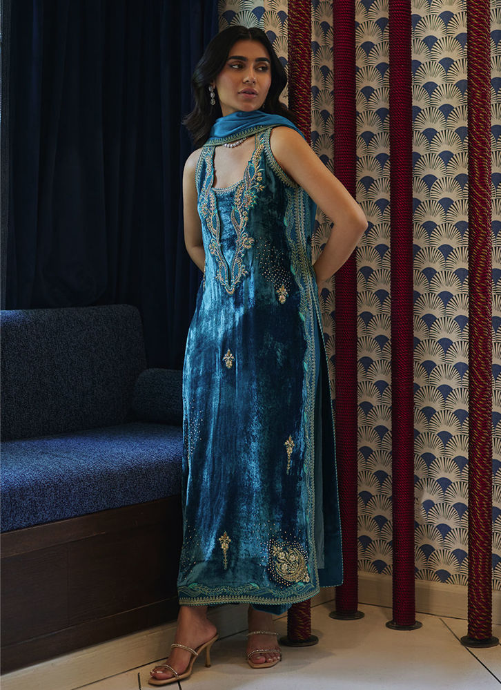 Picture of Sabiyya Shirt And Dupatta