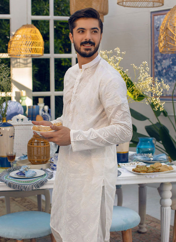 Picture of White Symphony