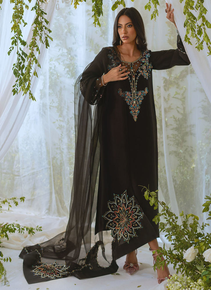 Picture of Neda (Shirt and Pants)