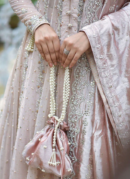 ALYANA-KALIDAAR-BRIDAL