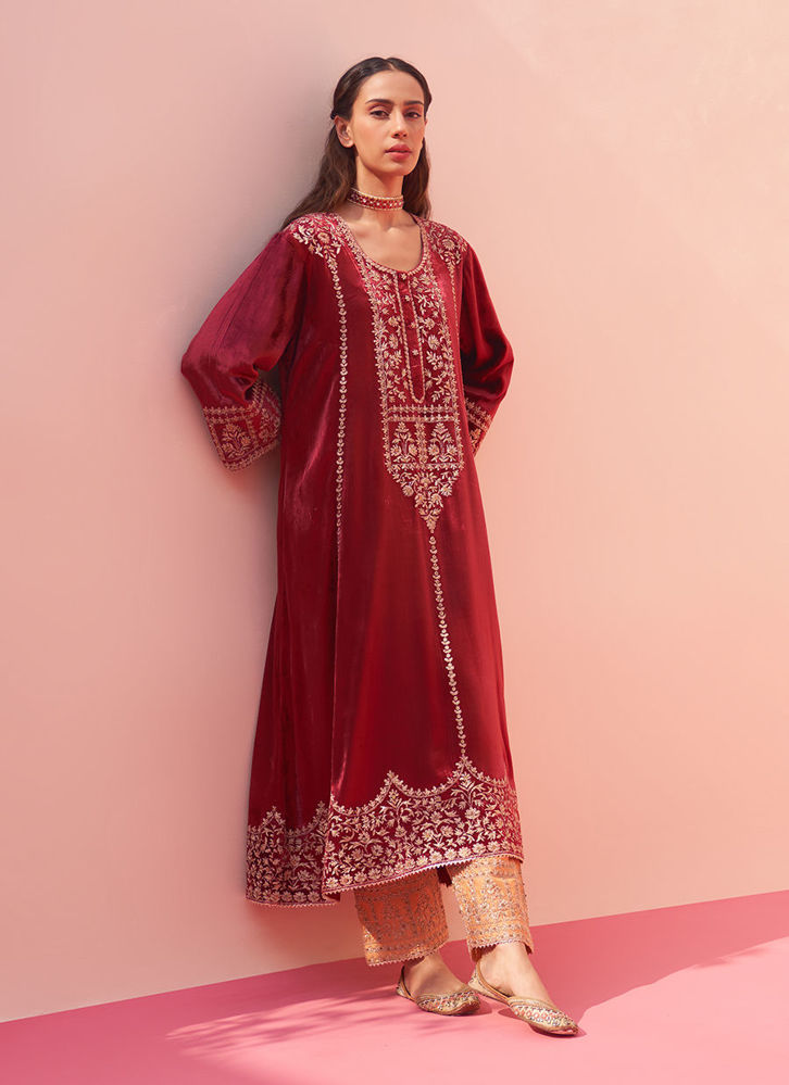 Picture of Maroon Velvet Choga Set