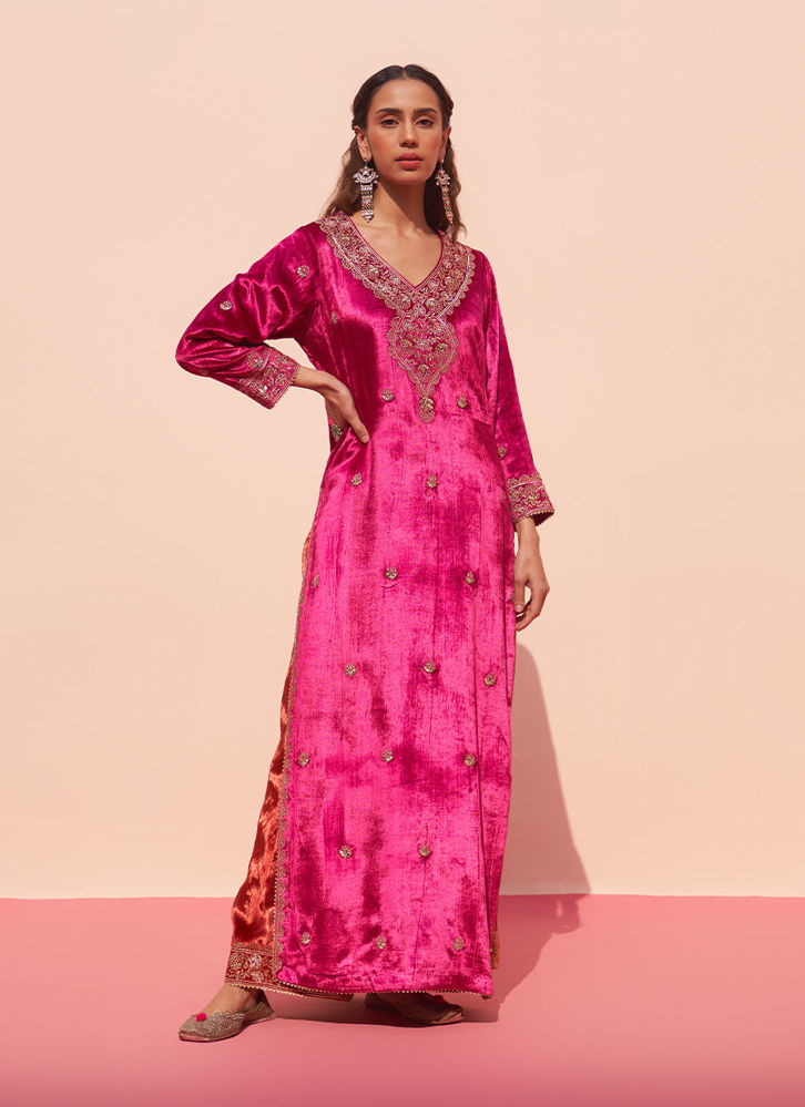 Picture of Rani Pink Velvet Kurta Set