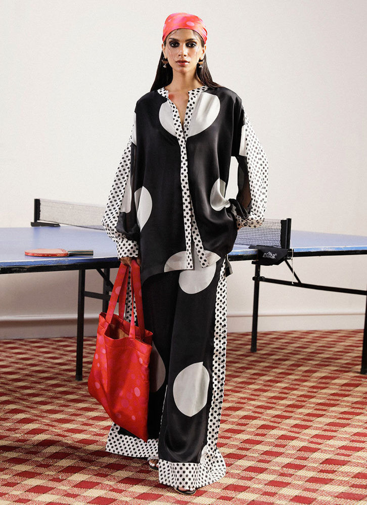 Picture of YIN (BLACK)