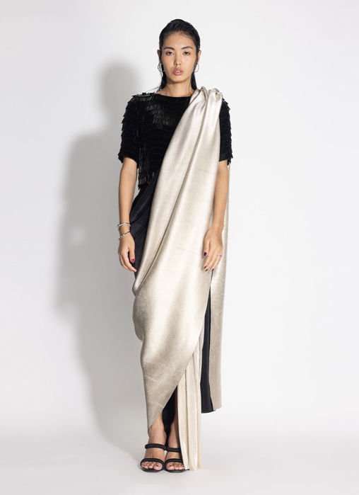 Picture of Midnight Sari with Swing Top
