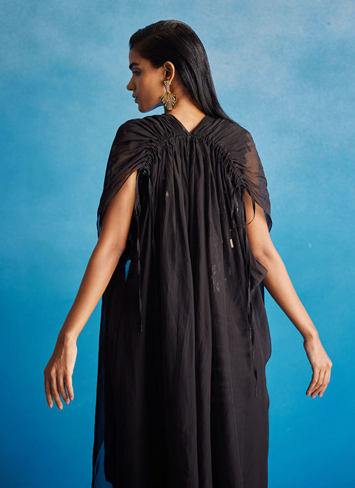 TOUCAN ORGANZA DRAW STRING CAPE