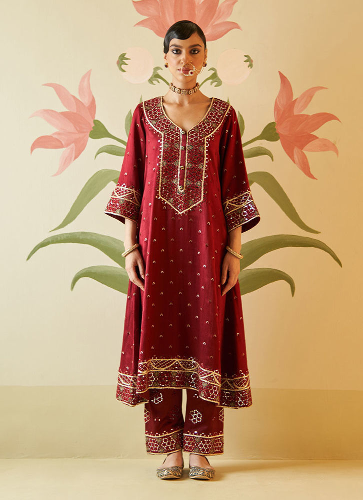 Picture of MAROON SATIN CHOGA SET