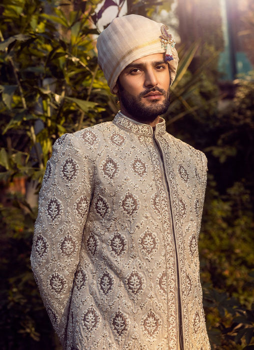 BEIGE BROWN   ACHKAN