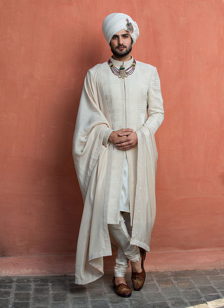 Picture of IVORY GEOMETRIC ACHKAN