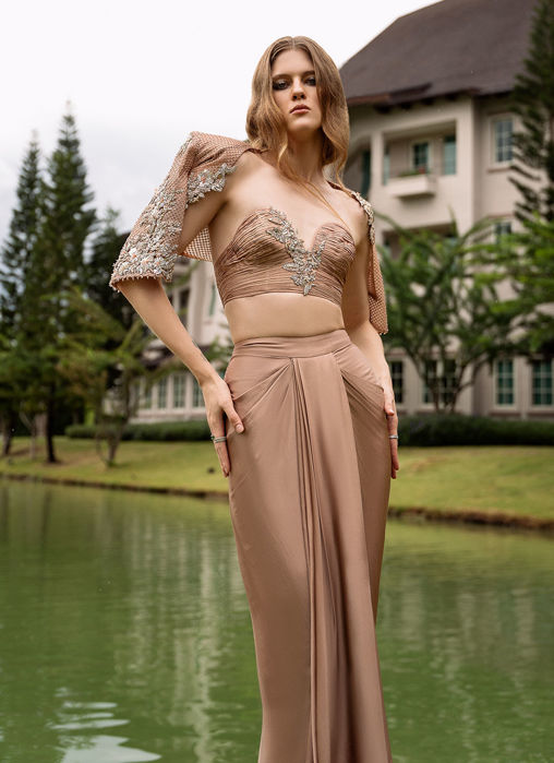 Picture of Nude Sarong Rose