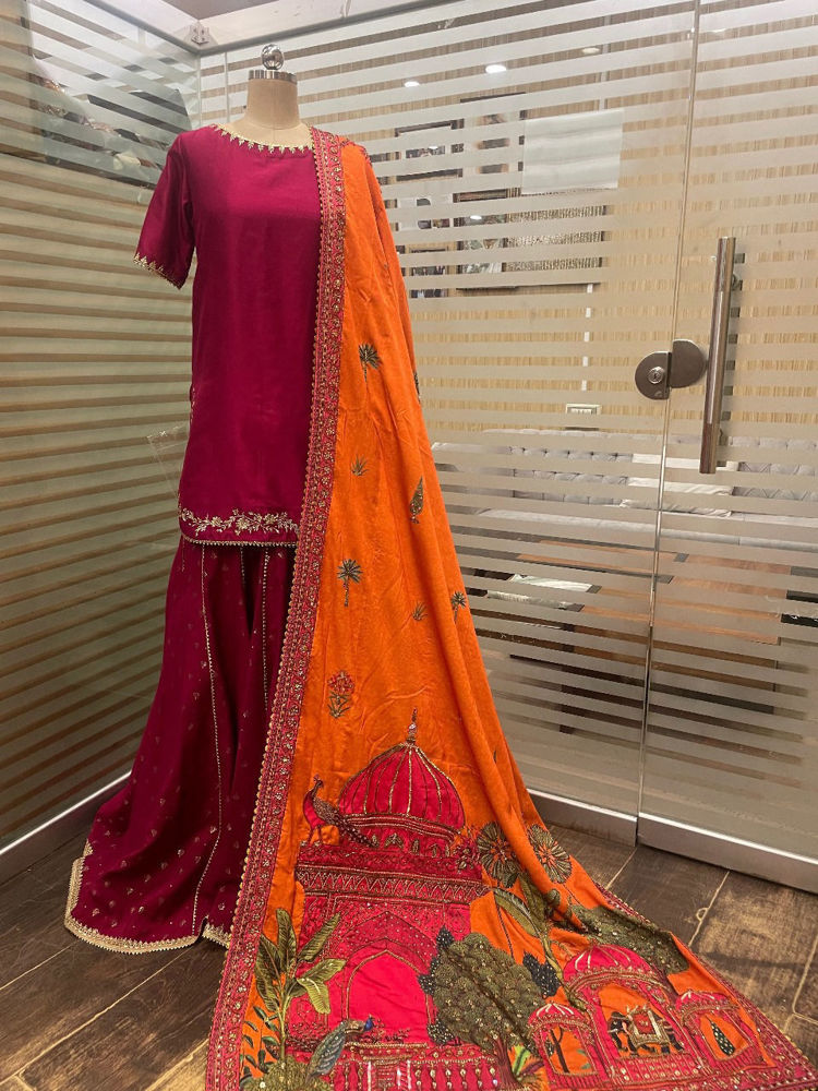 Picture of Maroon Gold Outfit