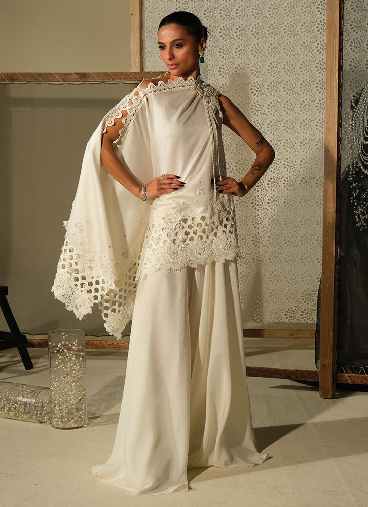 Picture of Ivory Cape Set